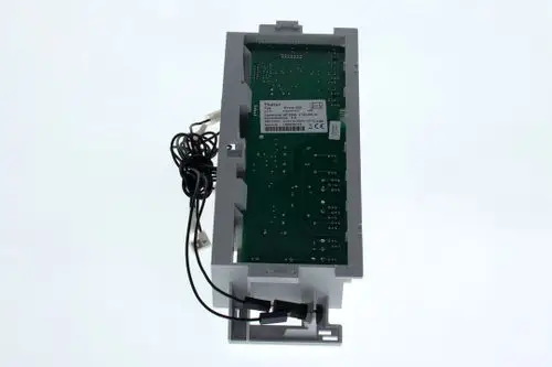 Circuit board von Bosch in grauem Gehäuse mit mehreren Anschlusskabeln, montiert und sichtbar.